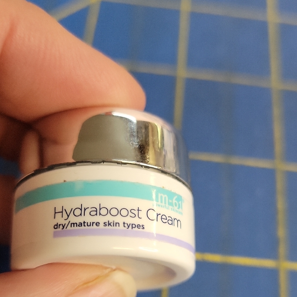 m-61 Hydraboost Cream for Dry/Mature Cream: 2.88g Jar